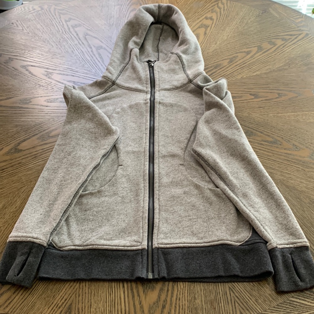 Lululemon Scuba Full Zip Hoodie (6) in excellent condition. Gray/Taupe